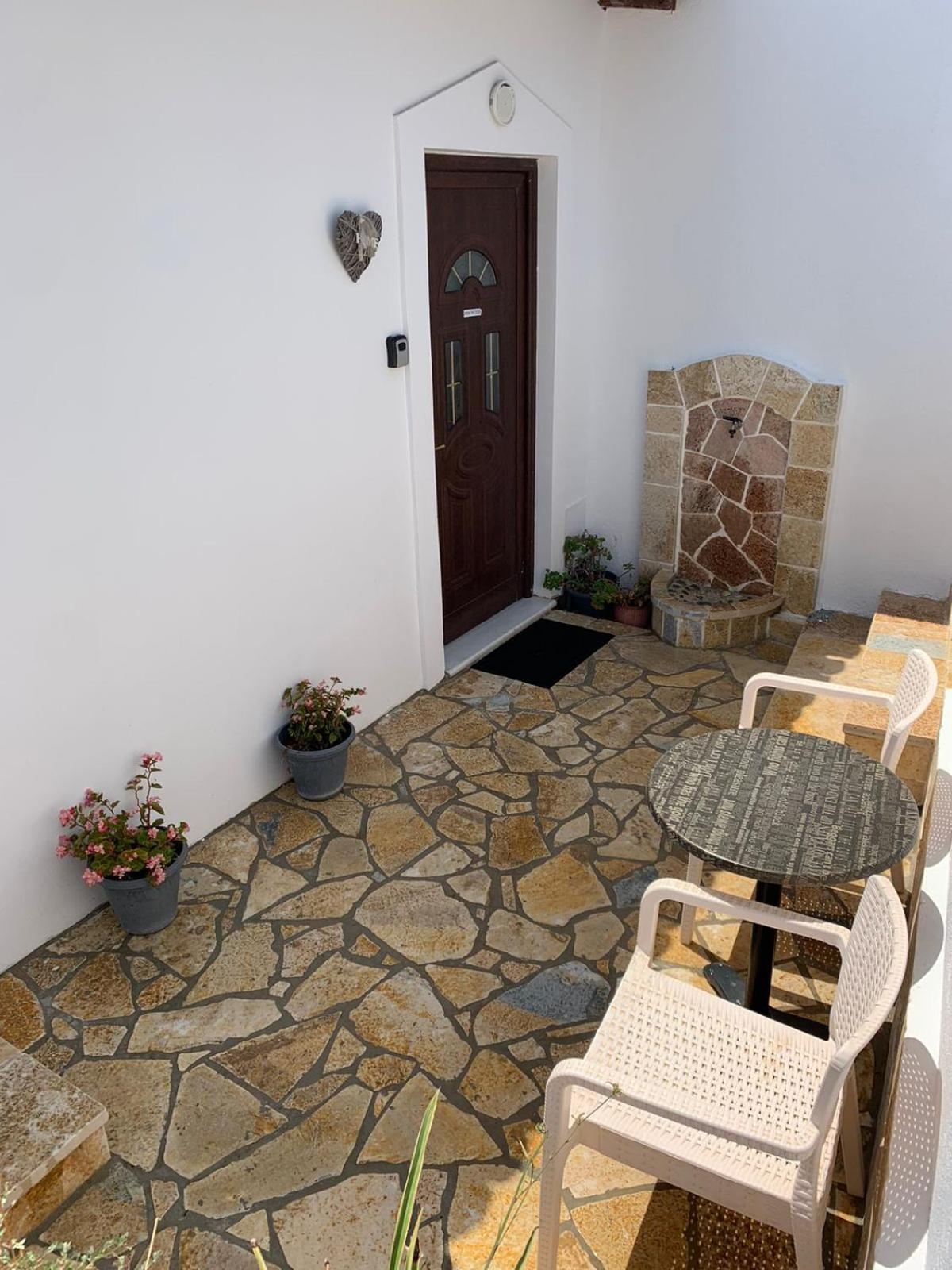 Nomad House-Entire House At Your Disposal,4 Guests Berat Exterior photo